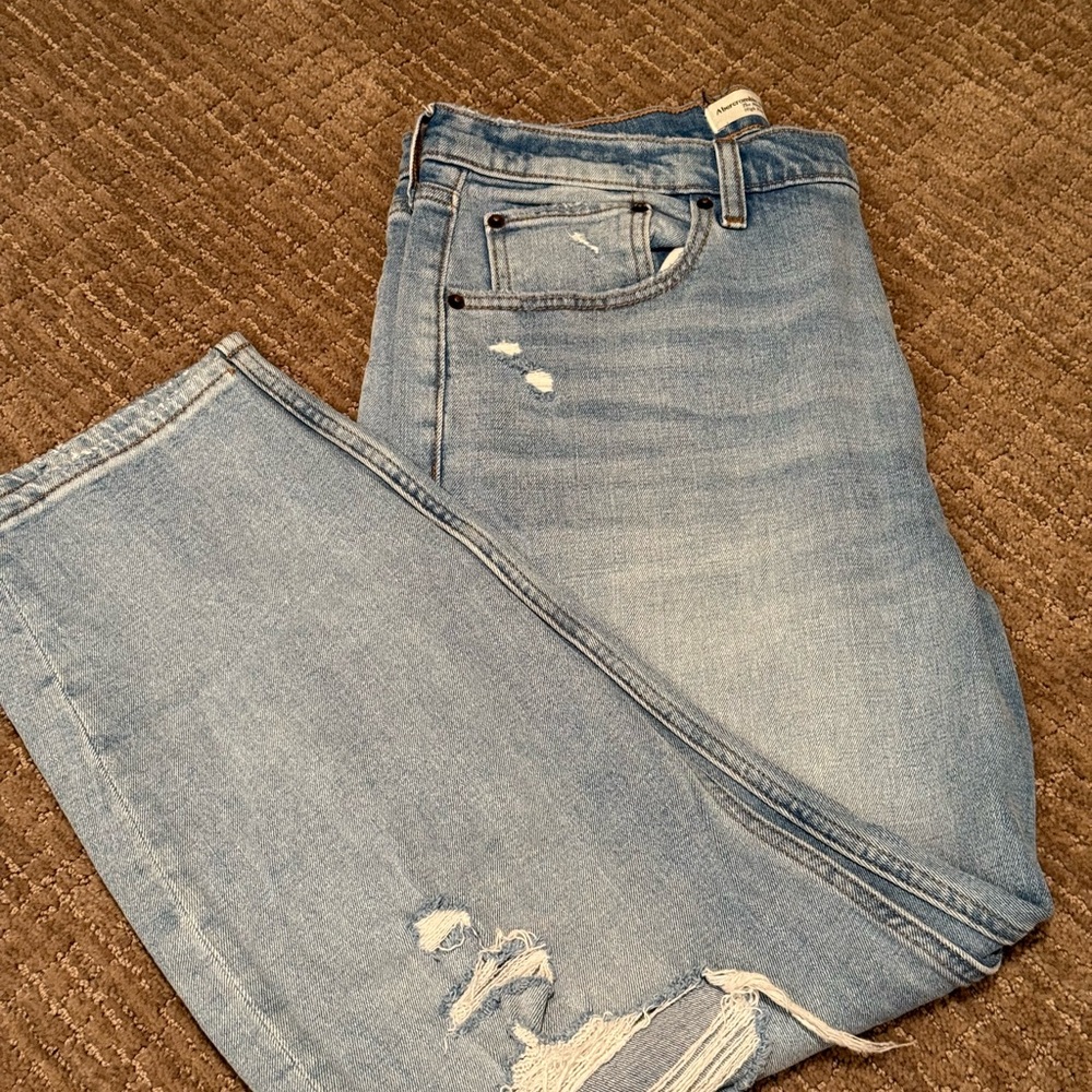 Abercrombie & Fitch Light Blue Distressed Women Jeans